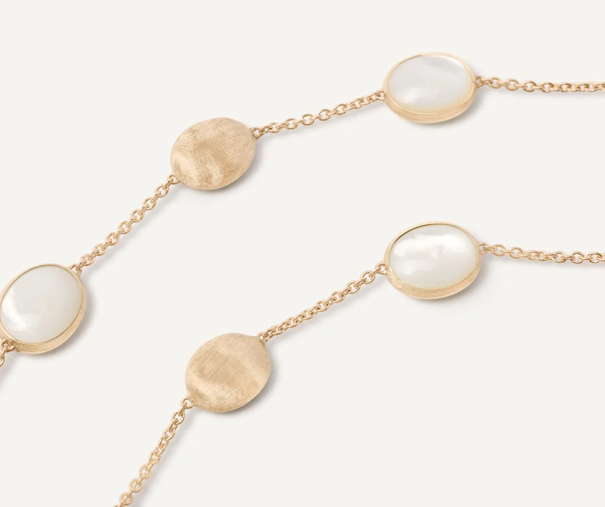 18Kt Yellow Gold Necklace With Oval Elements And Mother-Of-Pearl|Marco Bicego Store