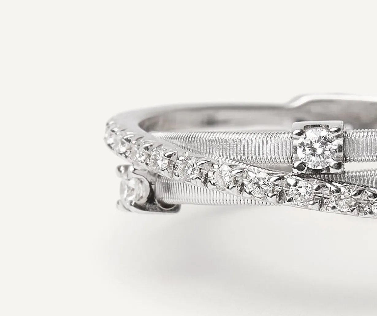 Three-Band White Gold Ring With Prong-Set Diamonds And A Diamond-Studded Plaque|Marco Bicego Online